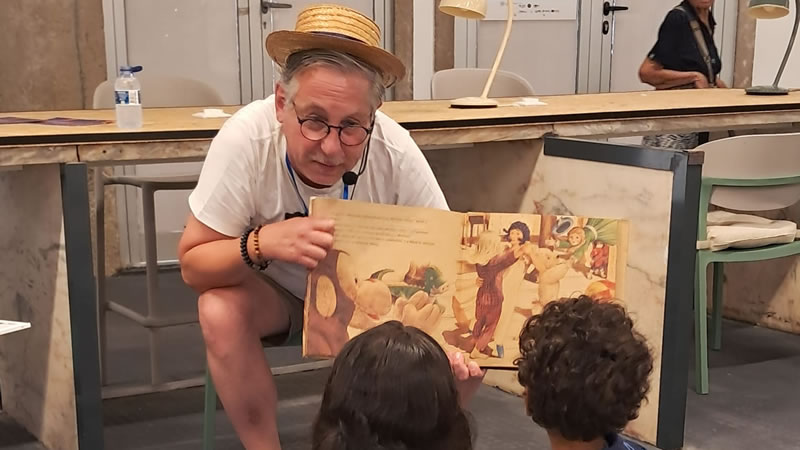 Hora do Conto com Jorge Paiva no Espaço Bandlivros
